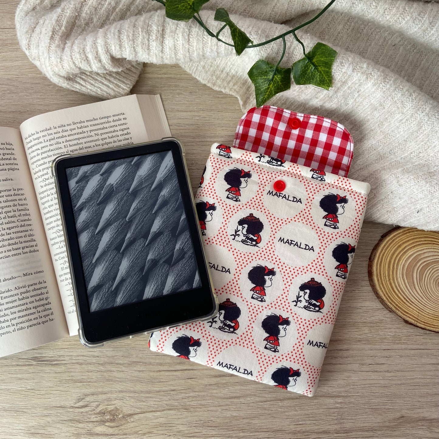 Funda kindle Mafalda (en rojo)