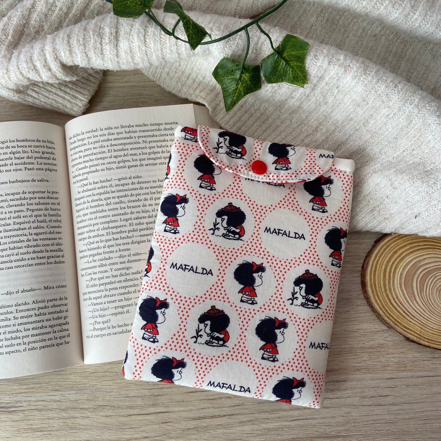 Funda kindle Mafalda (en rojo)