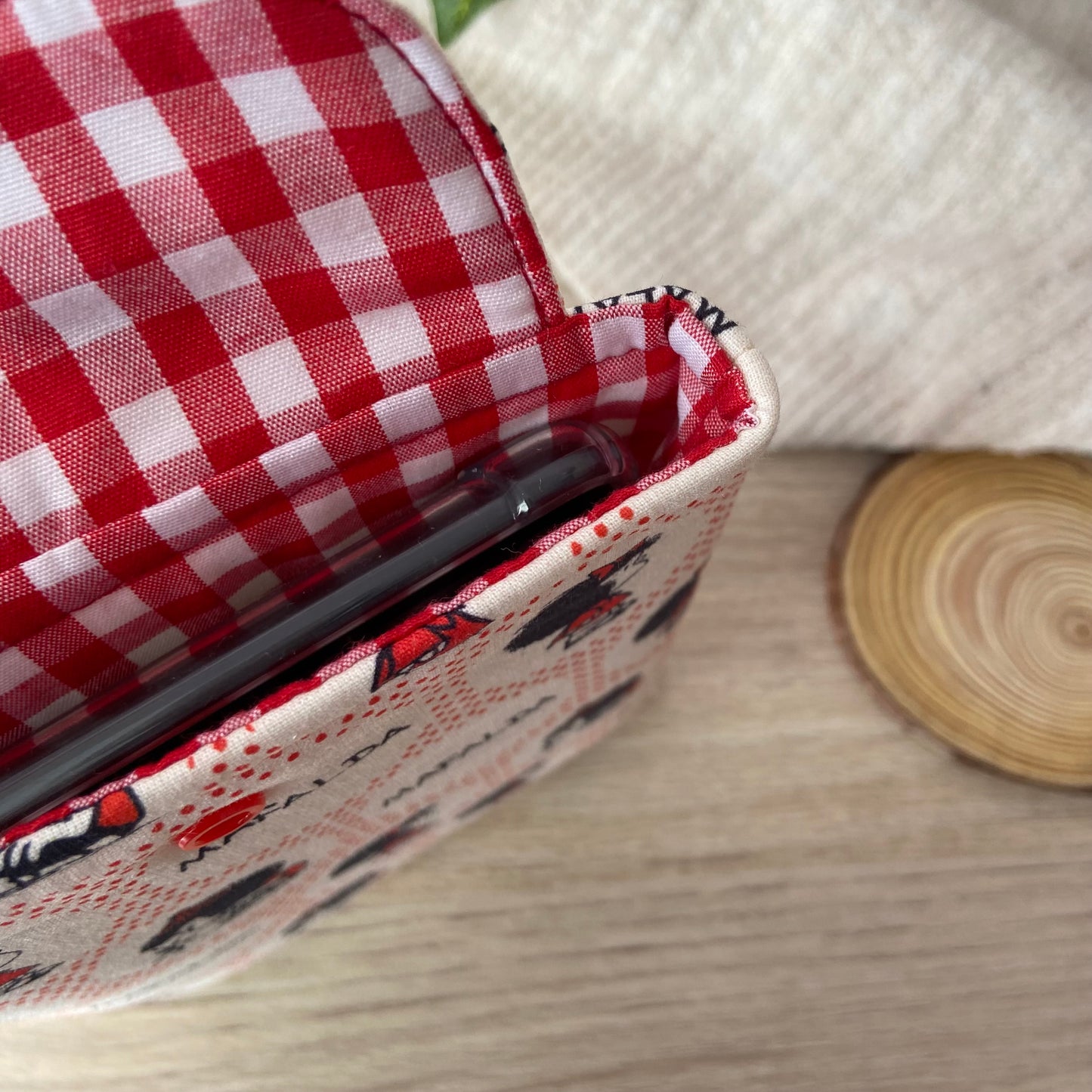 Funda kindle Mafalda (en rojo)