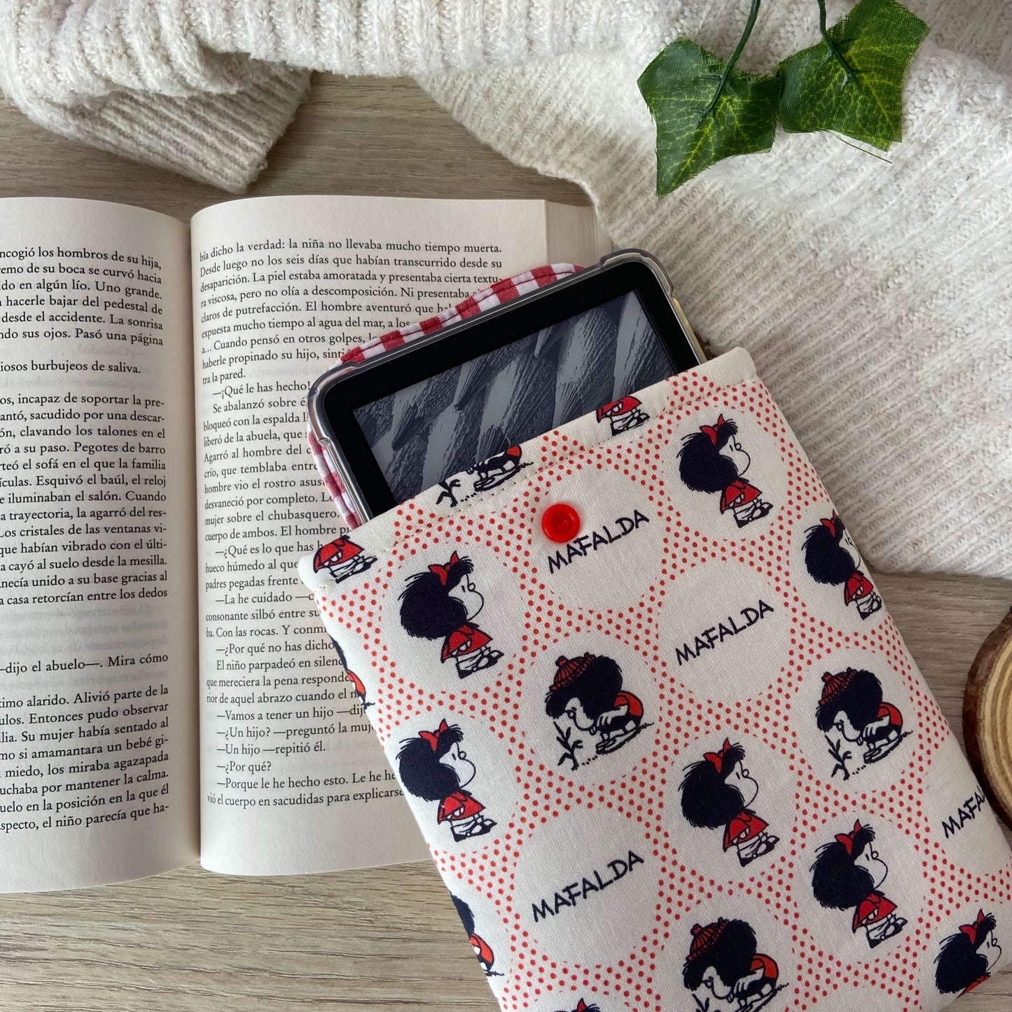 Funda kindle Mafalda (en rojo)