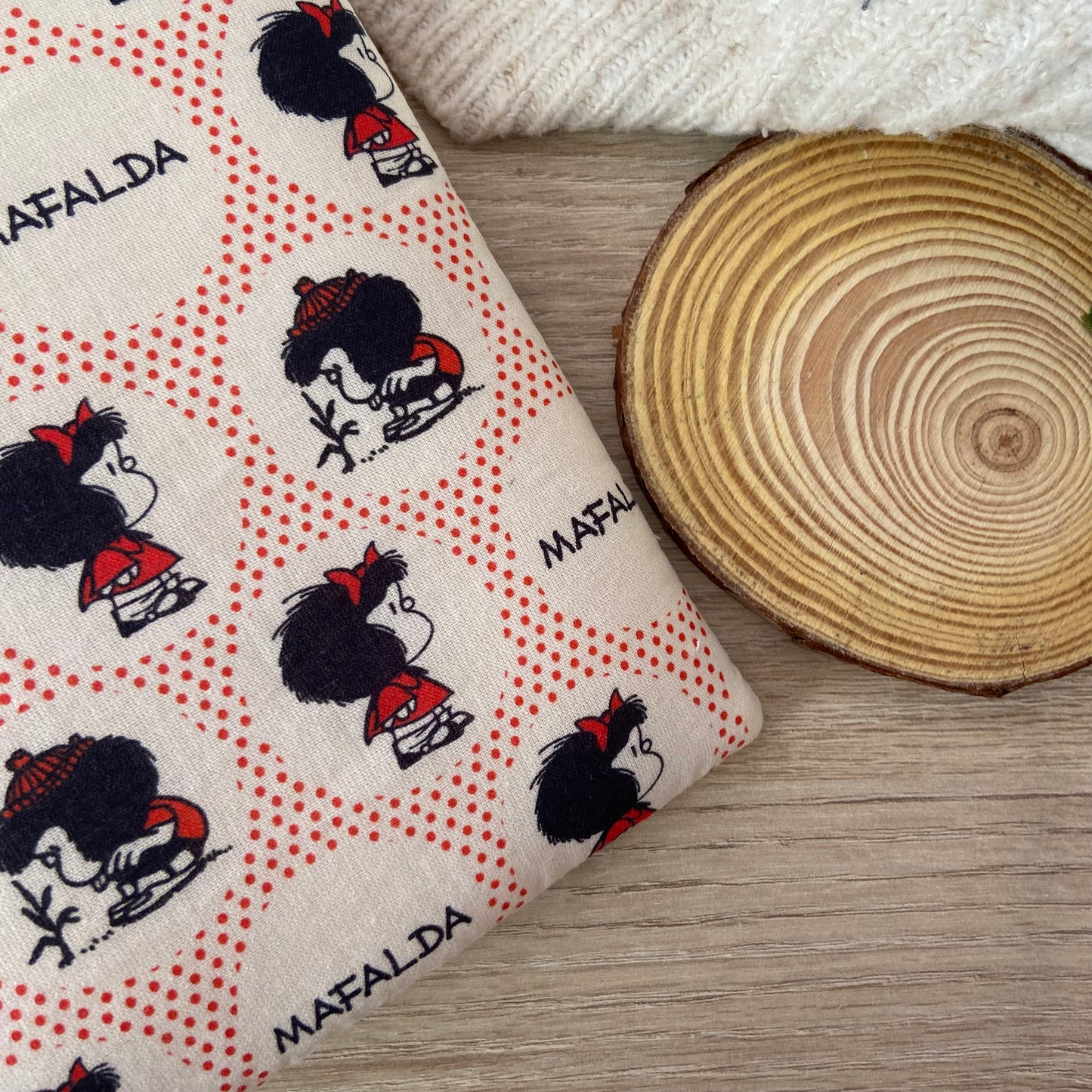Funda kindle Mafalda (en rojo)