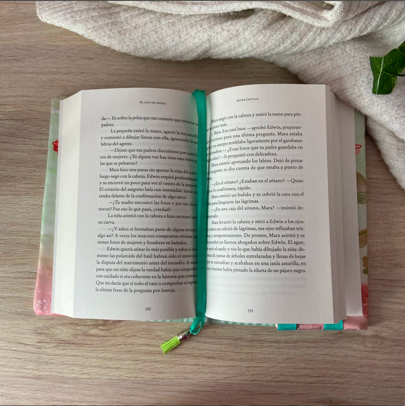 Funda ajustable Bella leyendo