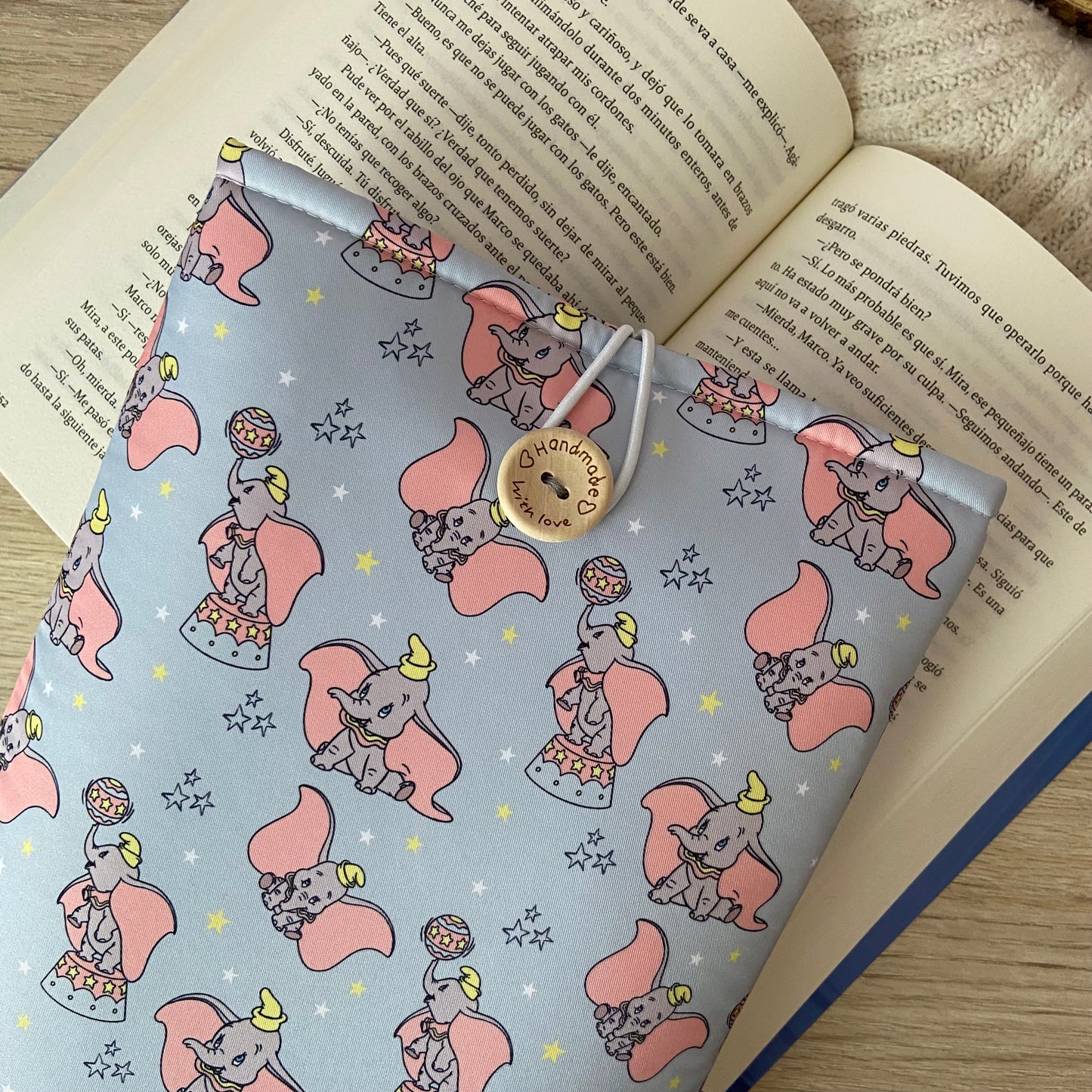 Funda literaria Dumbo