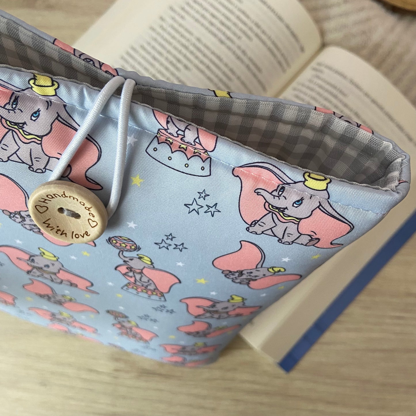 Funda literaria Dumbo