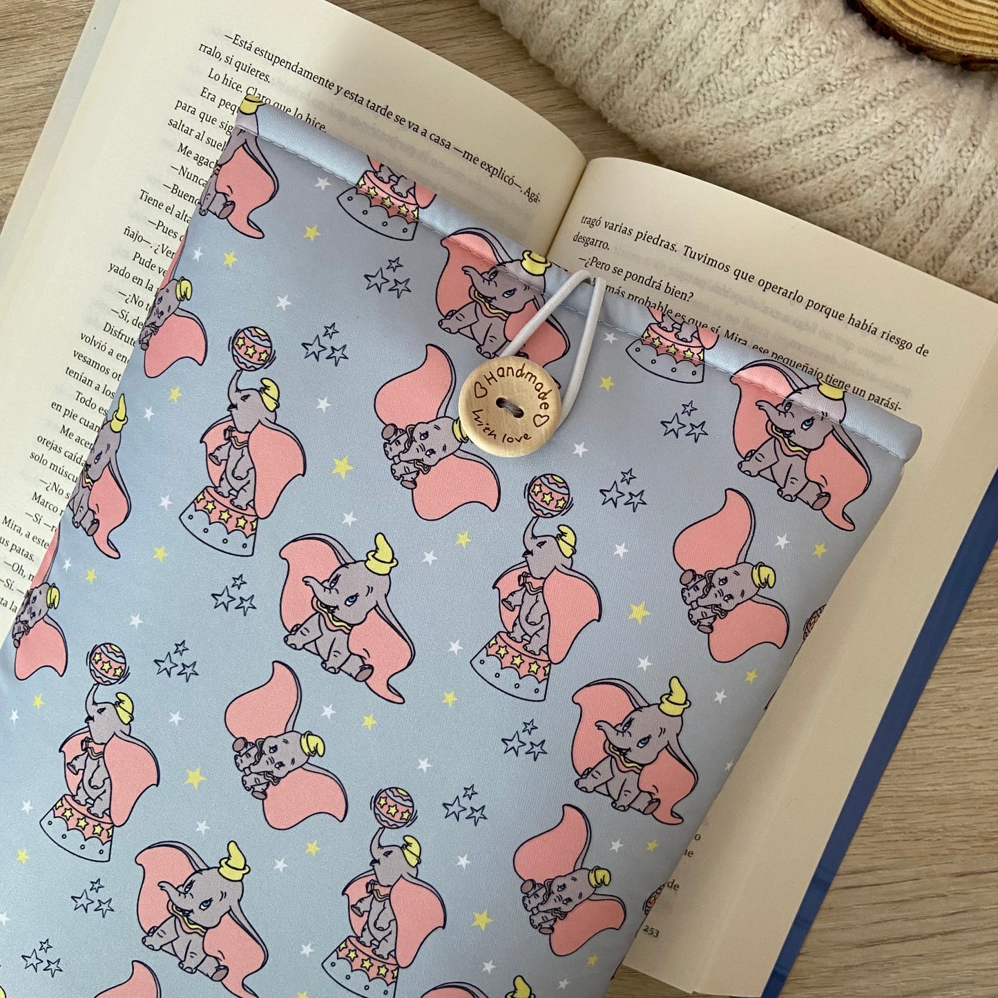 Funda literaria Dumbo