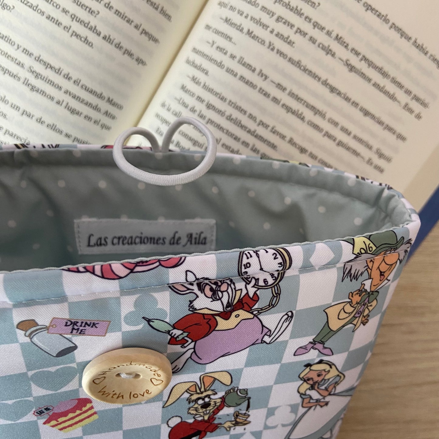 Funda literaria Alicia