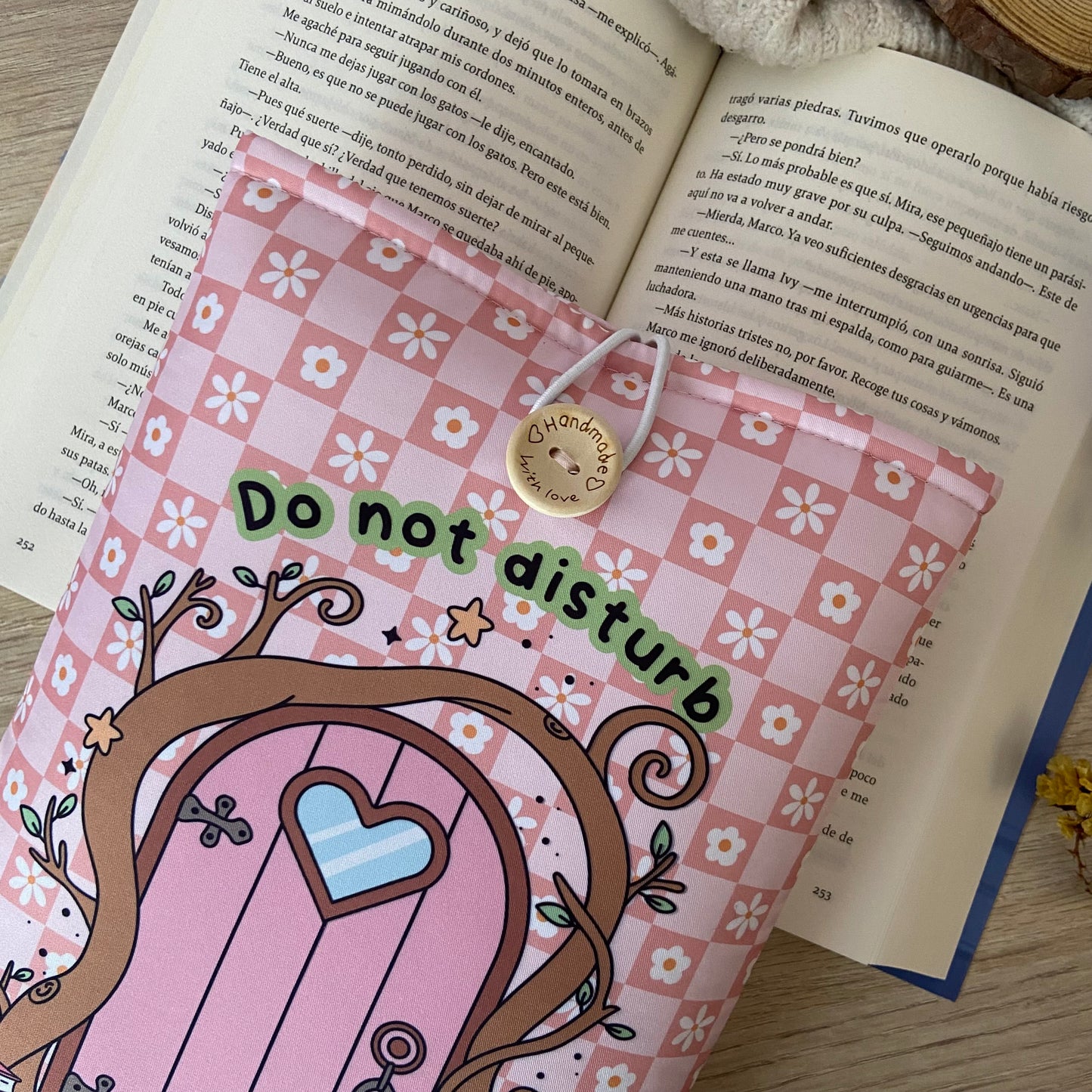 Funda literaria Do not disturb, I am booked!
