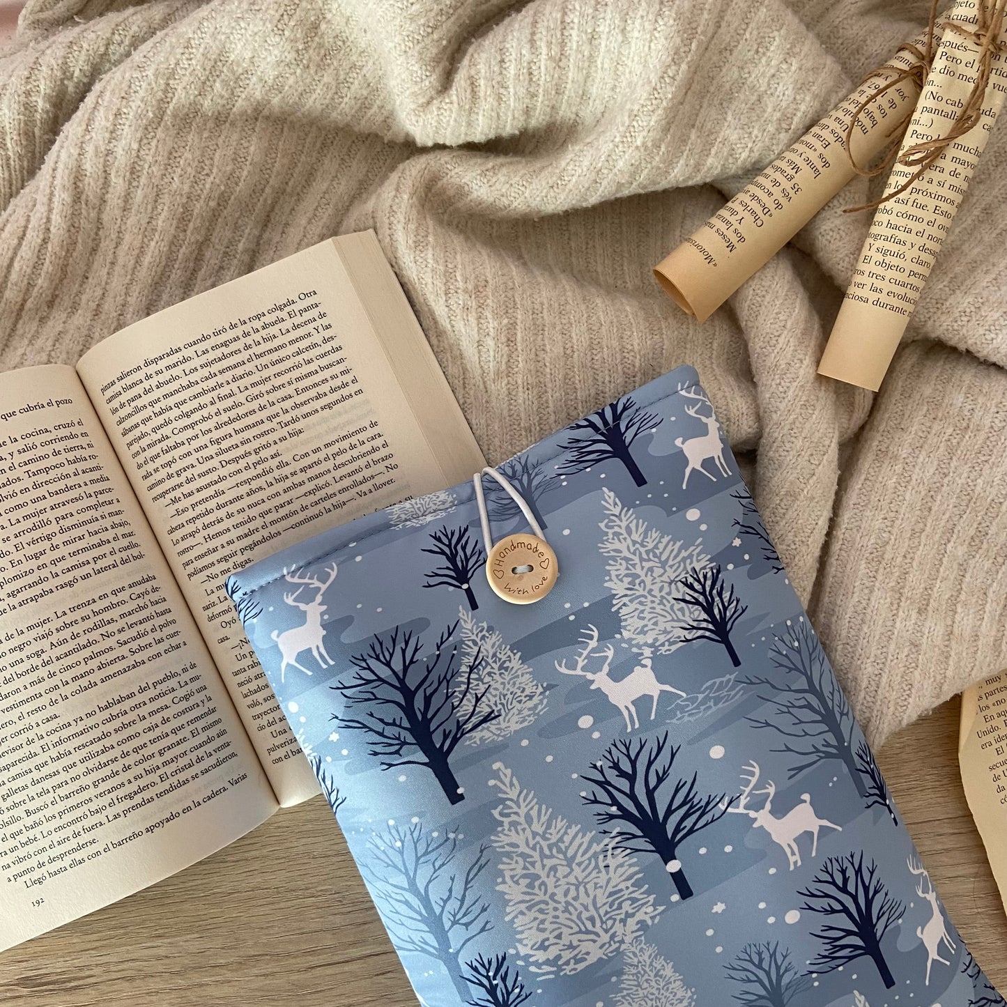 Funda literaria renos en el bosque