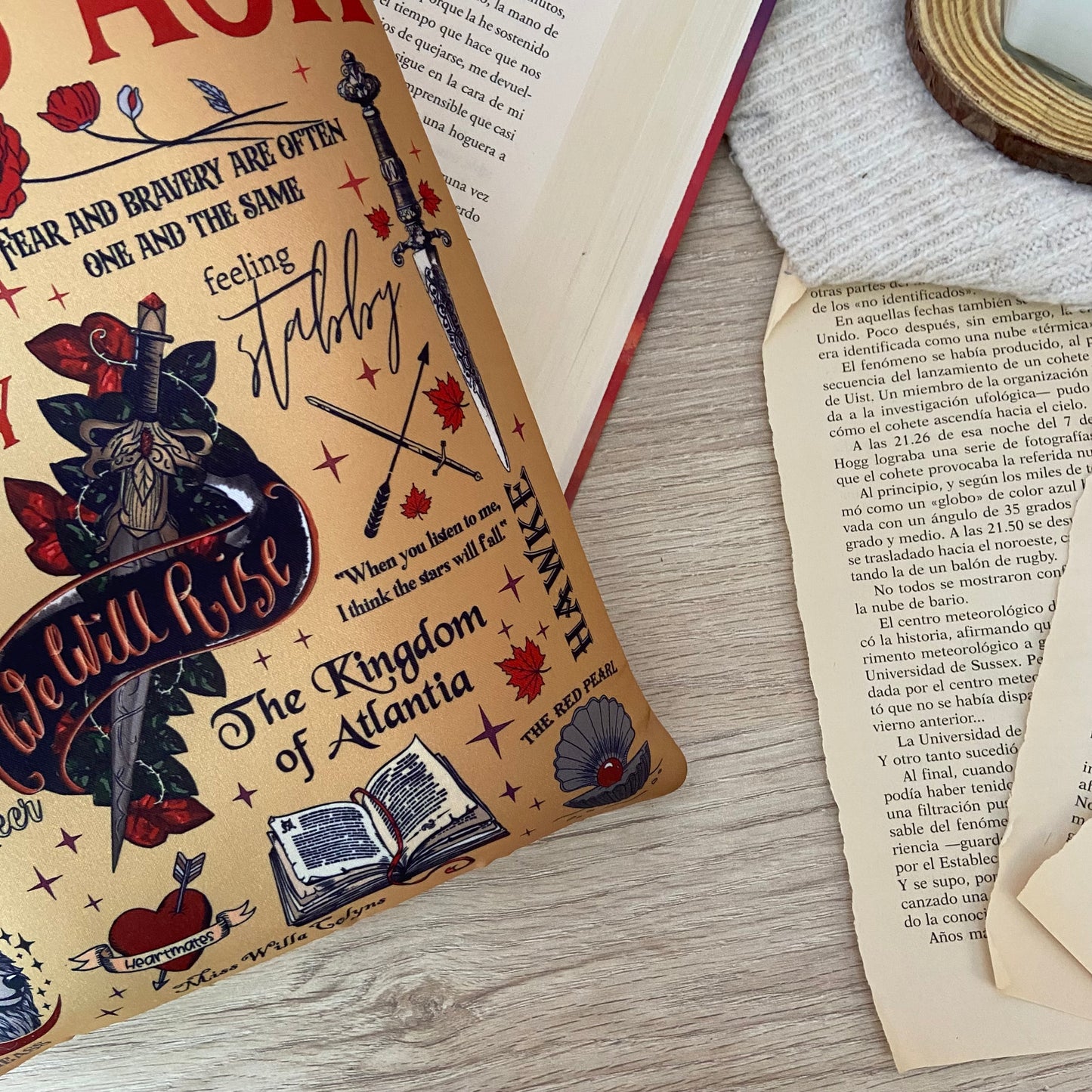 Funda literaria From blood and Ash/De sangre y cenizas