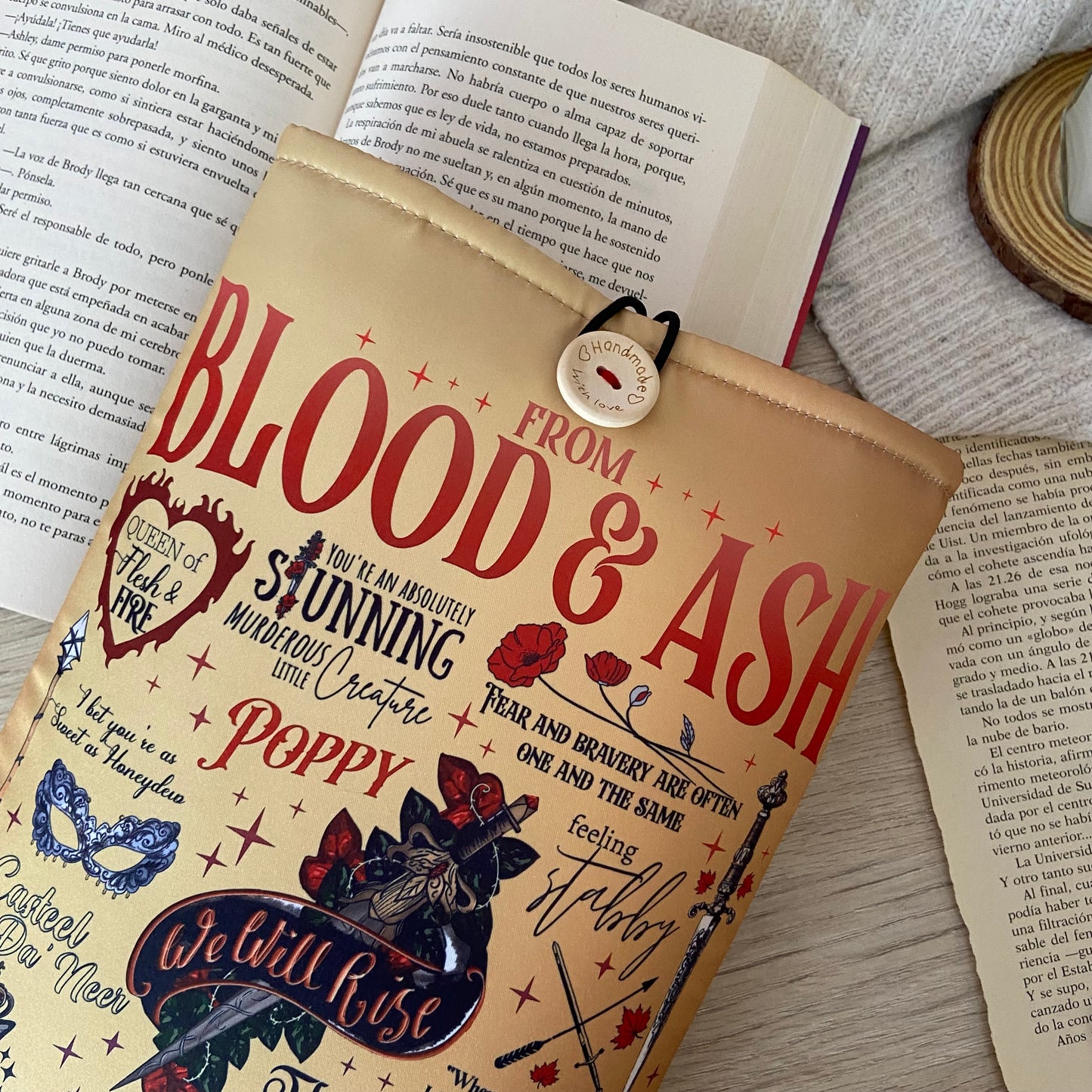 Funda literaria From blood and Ash/De sangre y cenizas